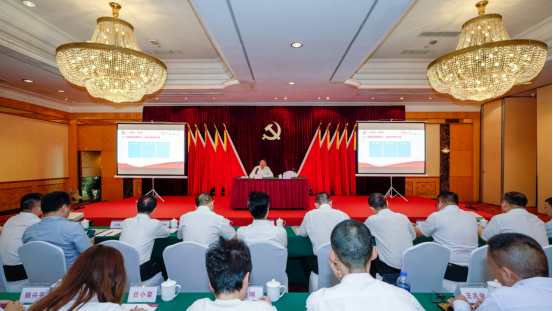 J9九游会老哥俱乐部集团任丁书记带头讲授“不忘初心、牢记使命”主题教育专题党课