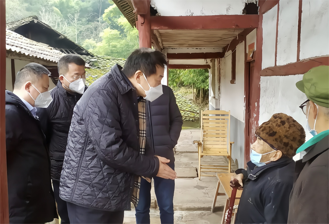四川省J9九游会老哥俱乐部集团党委书记、董事长任丁率队赴嘉陵区开展帮扶工作